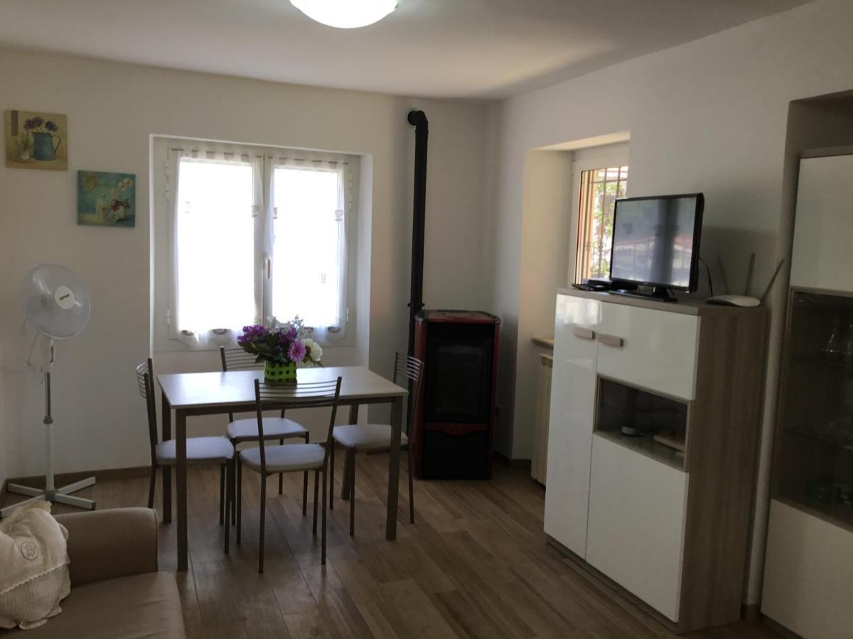 Casa Ginni Con Piscina E Giardino Caravonica Екстериор снимка