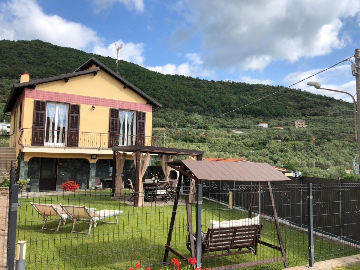 Casa Ginni Con Piscina E Giardino Caravonica Екстериор снимка
