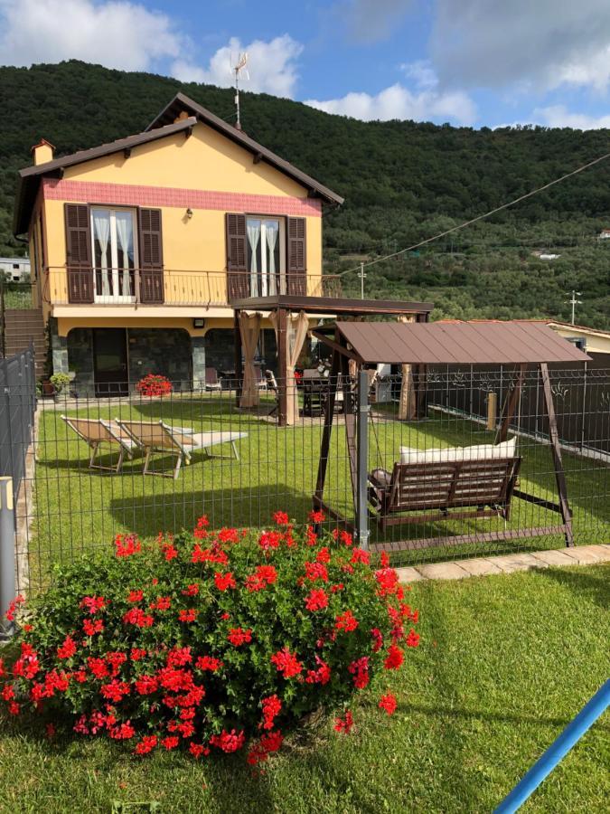 Casa Ginni Con Piscina E Giardino Caravonica Екстериор снимка