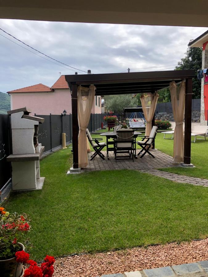 Casa Ginni Con Piscina E Giardino Caravonica Екстериор снимка