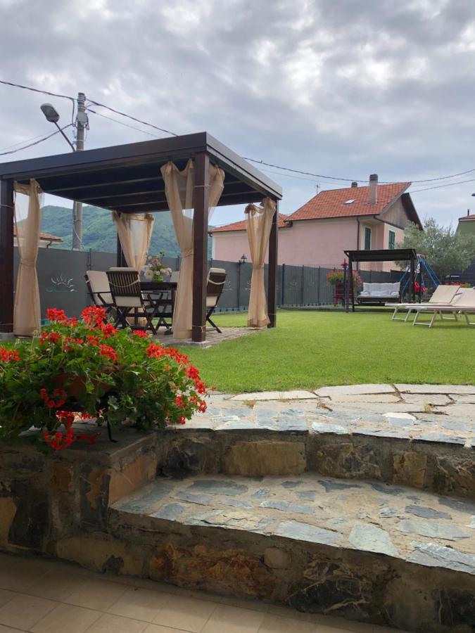 Casa Ginni Con Piscina E Giardino Caravonica Екстериор снимка