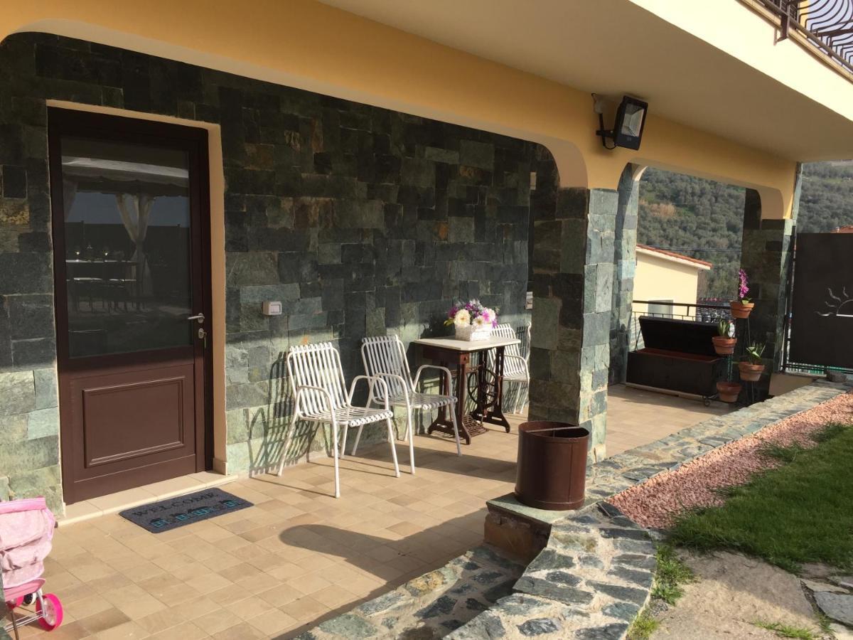 Casa Ginni Con Piscina E Giardino Caravonica Екстериор снимка